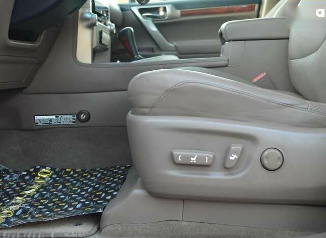 Лексус ГХ, объемом двигателя 0 л и пробегом 170 тыс. км за 25500 $, фото 18 на Automoto.ua