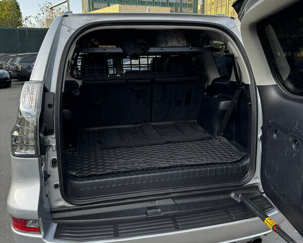 Лексус ГХ, объемом двигателя 4.61 л и пробегом 198 тыс. км за 30999 $, фото 6 на Automoto.ua