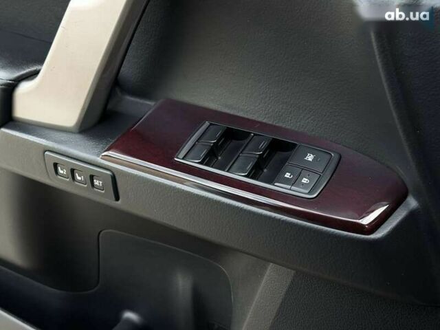 Лексус ГХ, объемом двигателя 0 л и пробегом 192 тыс. км за 32499 $, фото 29 на Automoto.ua