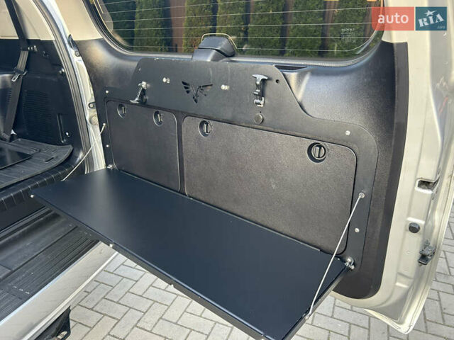 Лексус ГХ, объемом двигателя 4.6 л и пробегом 255 тыс. км за 38000 $, фото 2 на Automoto.ua