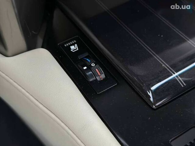 Лексус ГХ, объемом двигателя 4.6 л и пробегом 10 тыс. км за 47500 $, фото 29 на Automoto.ua