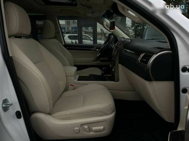 Лексус ГХ, объемом двигателя 4.6 л и пробегом 10 тыс. км за 47500 $, фото 17 на Automoto.ua