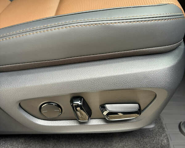 Лексус ГХ, объемом двигателя 3.5 л и пробегом 5 тыс. км за 101000 $, фото 23 на Automoto.ua