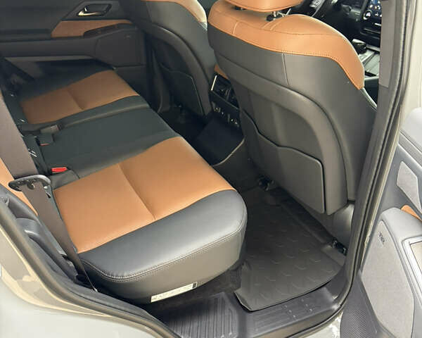 Лексус ГХ, объемом двигателя 3.5 л и пробегом 5 тыс. км за 101000 $, фото 20 на Automoto.ua