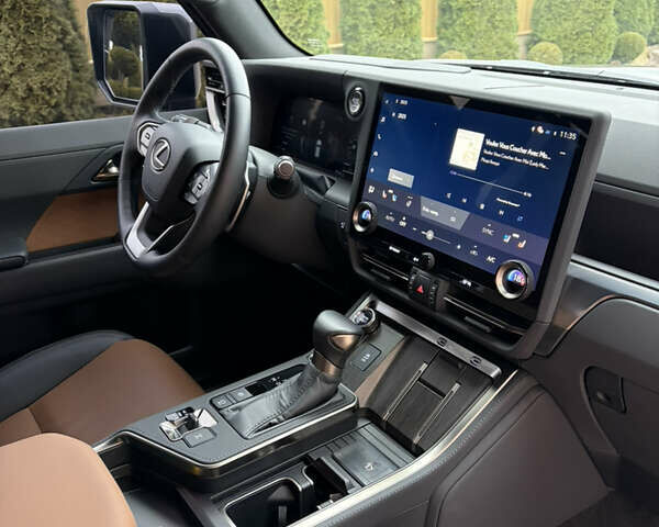 Лексус ГХ, объемом двигателя 3.5 л и пробегом 5 тыс. км за 101000 $, фото 25 на Automoto.ua