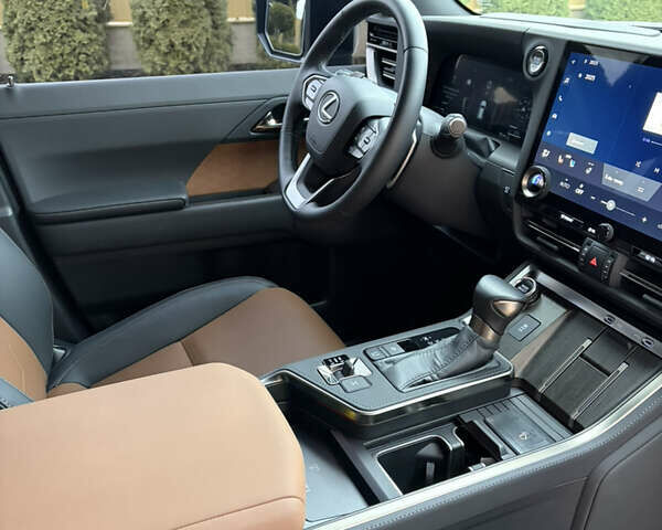 Лексус ГХ, объемом двигателя 3.5 л и пробегом 5 тыс. км за 101000 $, фото 26 на Automoto.ua