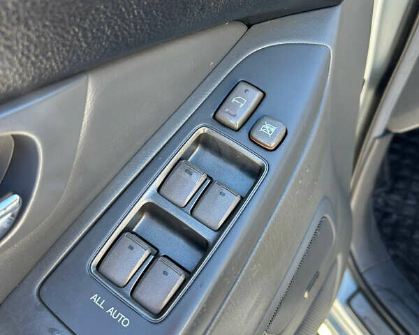 Серый Лексус ГХ, объемом двигателя 4.66 л и пробегом 252 тыс. км за 13999 $, фото 6 на Automoto.ua