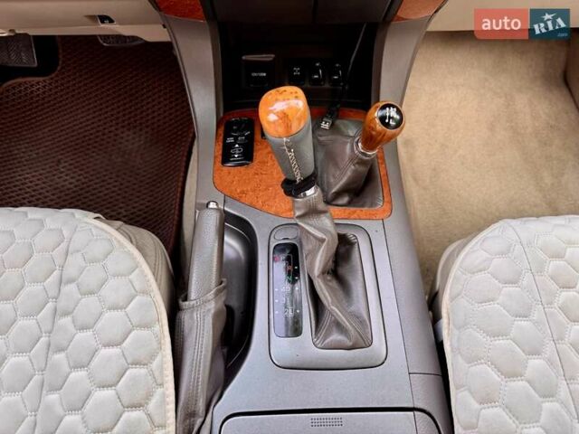 Лексус ГХ 2004 у Одесі на Automoto.ua Сірий Лексус ГХ, об'ємом двигуна 4.66 л та пробігом 174 тис. км за 12700 $, фото 73 на Automoto.ua