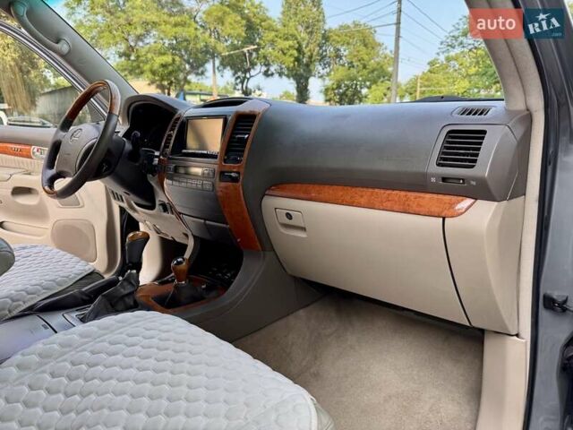 Лексус ГХ 2004 у Одесі на Automoto.ua Сірий Лексус ГХ, об'ємом двигуна 4.66 л та пробігом 174 тис. км за 12700 $, фото 45 на Automoto.ua