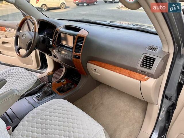 Лексус ГХ 2004 у Одесі на Automoto.ua Сірий Лексус ГХ, об'ємом двигуна 4.66 л та пробігом 174 тис. км за 12700 $, фото 46 на Automoto.ua