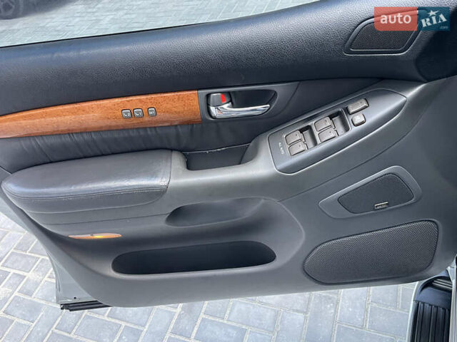Сірий Лексус ГХ, об'ємом двигуна 4.7 л та пробігом 375 тис. км за 12850 $, фото 69 на Automoto.ua