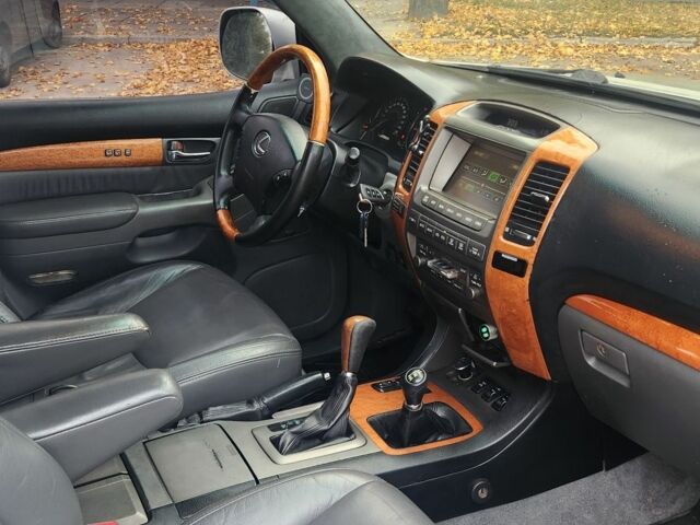 Сірий Лексус ГХ, об'ємом двигуна 4.7 л та пробігом 226 тис. км за 14800 $, фото 5 на Automoto.ua