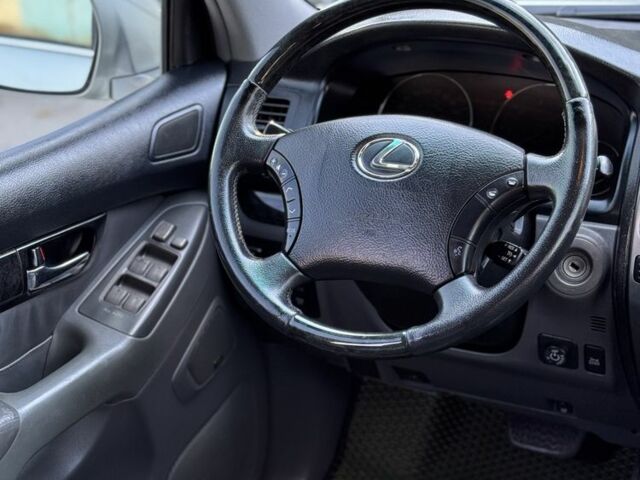 Сірий Лексус ГХ, об'ємом двигуна 4.7 л та пробігом 217 тис. км за 14200 $, фото 13 на Automoto.ua