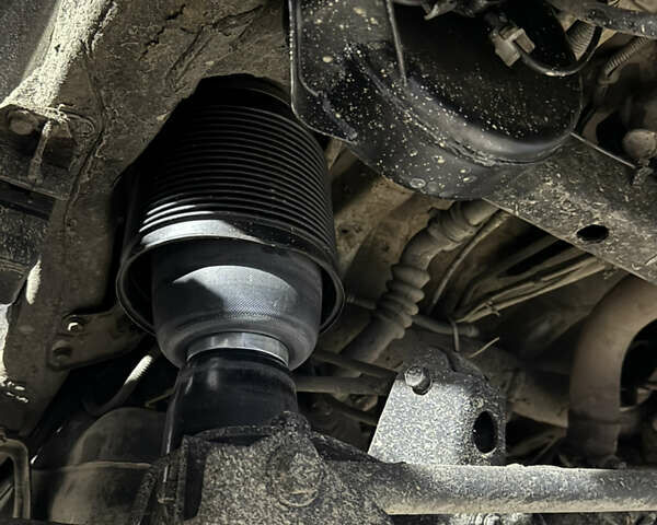 Серый Лексус ГХ, объемом двигателя 4.66 л и пробегом 300 тыс. км за 15500 $, фото 28 на Automoto.ua