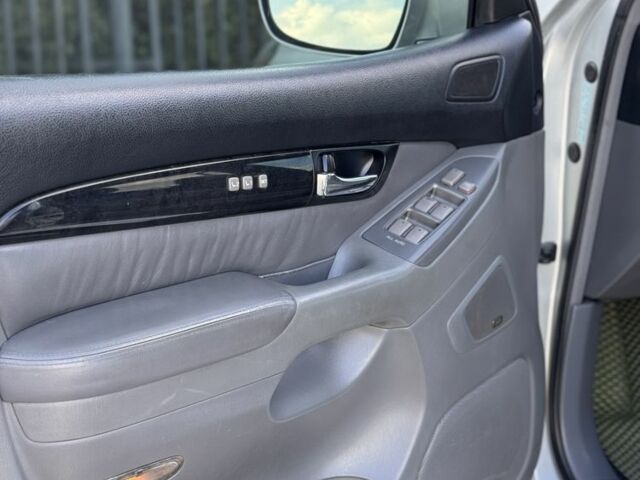 Сірий Лексус ГХ, об'ємом двигуна 4.7 л та пробігом 217 тис. км за 14200 $, фото 8 на Automoto.ua