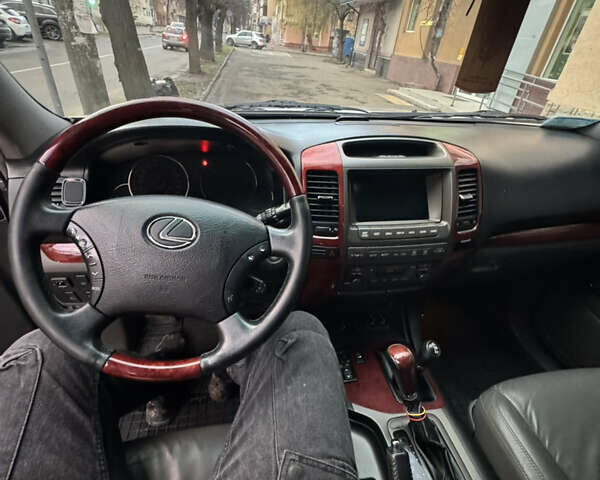 Серый Лексус ГХ, объемом двигателя 4.66 л и пробегом 300 тыс. км за 15500 $, фото 25 на Automoto.ua