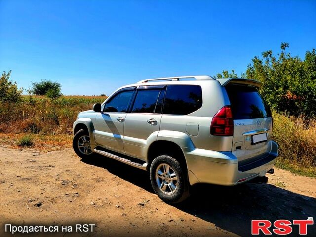 Серый Лексус ГХ, объемом двигателя 47 л и пробегом 190 тыс. км за 14000 $, фото 4 на Automoto.ua