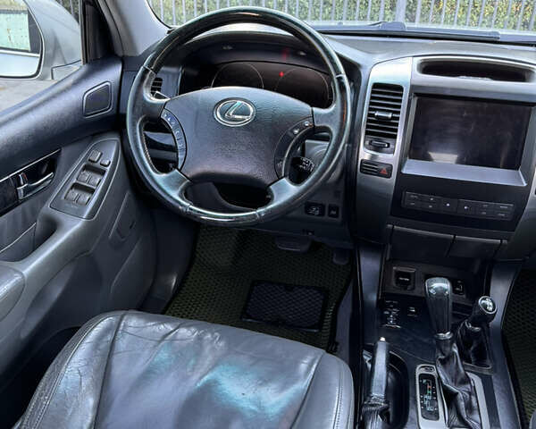 Серый Лексус ГХ, объемом двигателя 4.7 л и пробегом 217 тыс. км за 14200 $, фото 16 на Automoto.ua