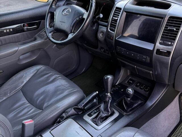 Сірий Лексус ГХ, об'ємом двигуна 4.7 л та пробігом 217 тис. км за 14200 $, фото 11 на Automoto.ua