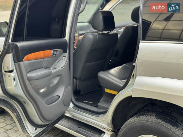 Сірий Лексус ГХ, об'ємом двигуна 4.66 л та пробігом 231 тис. км за 14400 $, фото 12 на Automoto.ua