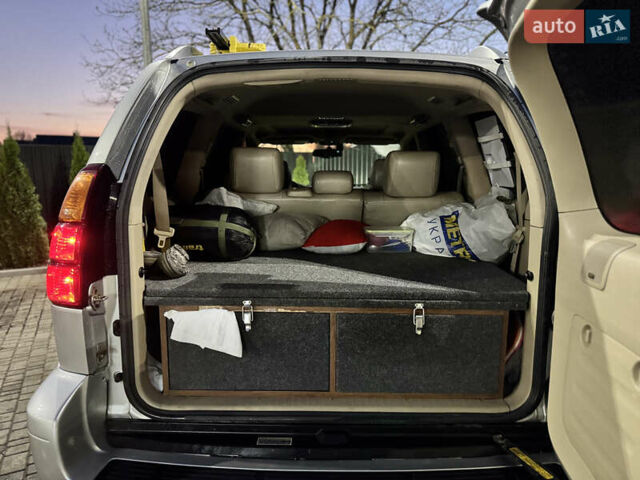 Серый Лексус ГХ, объемом двигателя 4.7 л и пробегом 209 тыс. км за 20000 $, фото 5 на Automoto.ua