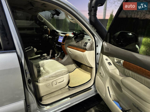 Серый Лексус ГХ, объемом двигателя 4.7 л и пробегом 209 тыс. км за 20000 $, фото 7 на Automoto.ua