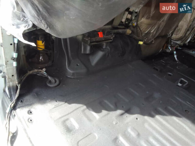 Серый Лексус ГХ, объемом двигателя 4.7 л и пробегом 209 тыс. км за 20000 $, фото 16 на Automoto.ua