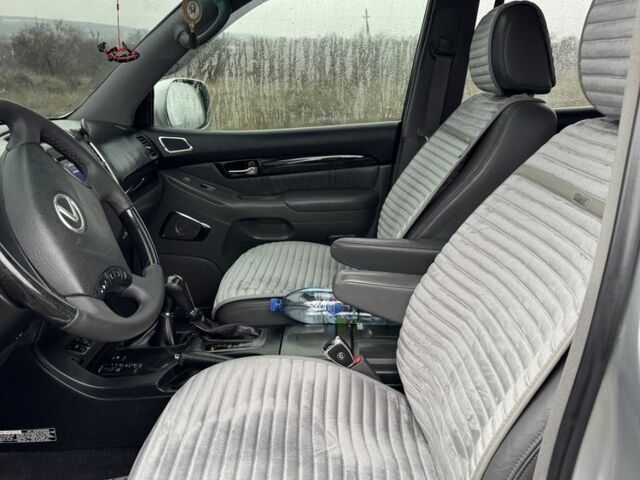 Серый Лексус ГХ, объемом двигателя 4.7 л и пробегом 281 тыс. км за 15000 $, фото 6 на Automoto.ua