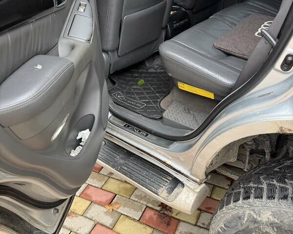 Серый Лексус ГХ, объемом двигателя 4.66 л и пробегом 226 тыс. км за 17000 $, фото 9 на Automoto.ua