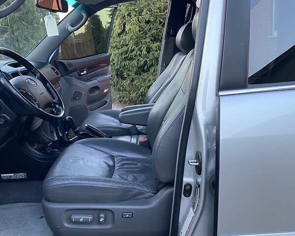 Серый Лексус ГХ, объемом двигателя 4.7 л и пробегом 207 тыс. км за 17500 $, фото 18 на Automoto.ua