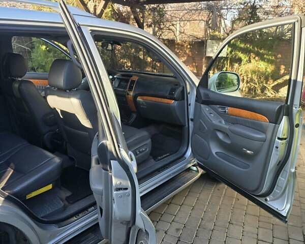 Серый Лексус ГХ, объемом двигателя 4.66 л и пробегом 280 тыс. км за 17800 $, фото 15 на Automoto.ua