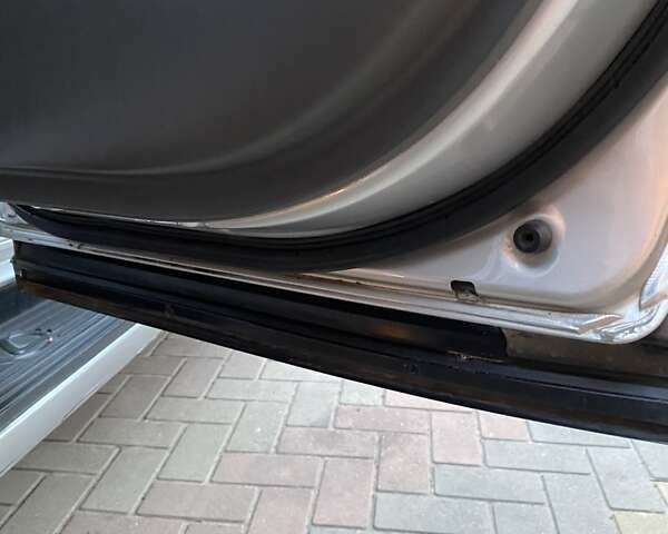 Серый Лексус ГХ, объемом двигателя 4.7 л и пробегом 207 тыс. км за 17500 $, фото 28 на Automoto.ua