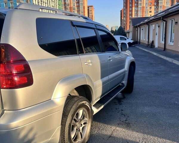 Сірий Лексус ГХ, об'ємом двигуна 4.66 л та пробігом 372 тис. км за 18500 $, фото 10 на Automoto.ua