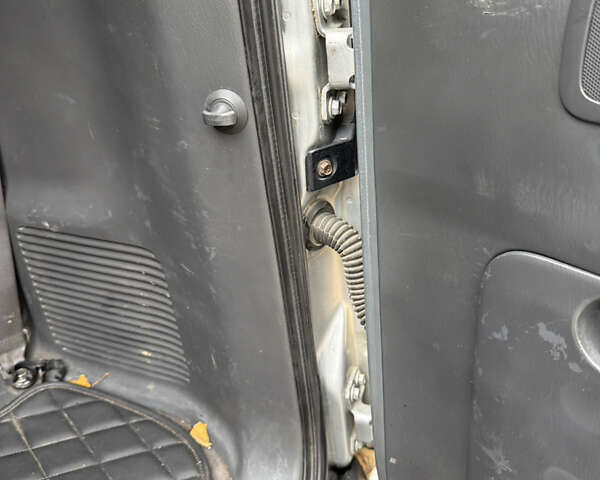 Серый Лексус ГХ, объемом двигателя 4.66 л и пробегом 226 тыс. км за 17000 $, фото 8 на Automoto.ua