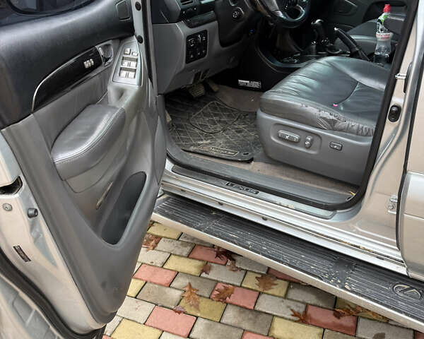 Серый Лексус ГХ, объемом двигателя 4.66 л и пробегом 226 тыс. км за 17000 $, фото 10 на Automoto.ua