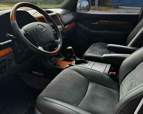 Сірий Лексус ГХ, об'ємом двигуна 4.7 л та пробігом 288 тис. км за 17000 $, фото 5 на Automoto.ua