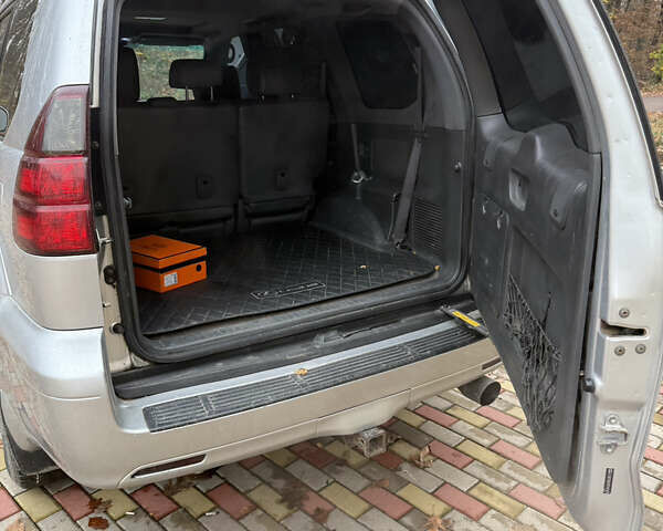 Серый Лексус ГХ, объемом двигателя 4.66 л и пробегом 226 тыс. км за 17000 $, фото 7 на Automoto.ua