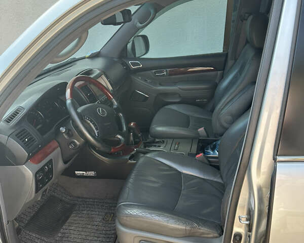 Сірий Лексус ГХ, об'ємом двигуна 4.66 л та пробігом 180 тис. км за 18900 $, фото 3 на Automoto.ua