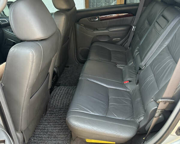 Сірий Лексус ГХ, об'ємом двигуна 4.66 л та пробігом 180 тис. км за 18900 $, фото 12 на Automoto.ua