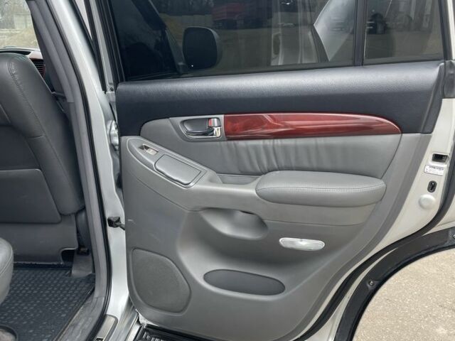 Сірий Лексус ГХ, об'ємом двигуна 4.7 л та пробігом 236 тис. км за 16500 $, фото 15 на Automoto.ua