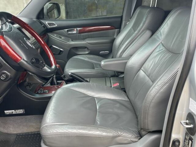 Сірий Лексус ГХ, об'ємом двигуна 4.7 л та пробігом 236 тис. км за 16500 $, фото 10 на Automoto.ua