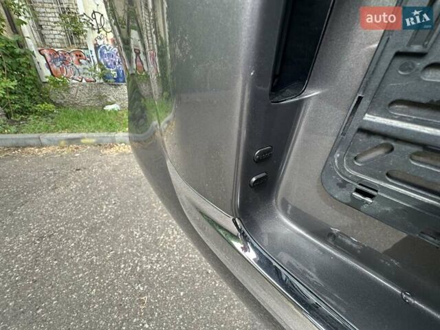 Серый Лексус ГХ, объемом двигателя 4.61 л и пробегом 102 тыс. км за 31000 $, фото 71 на Automoto.ua
