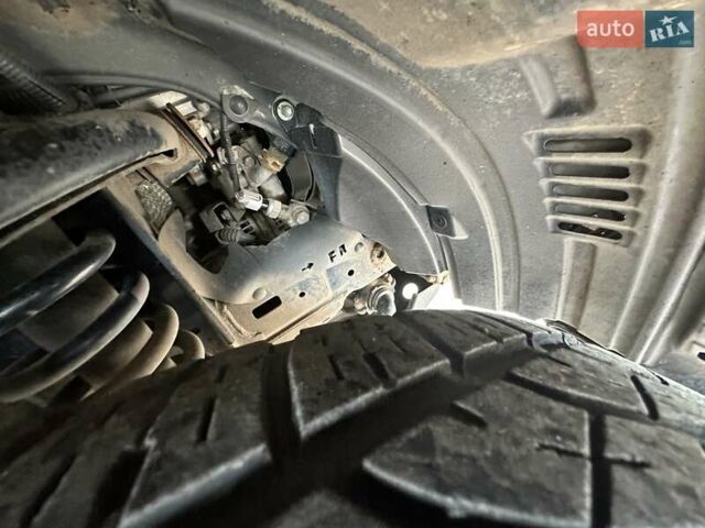 Серый Лексус ГХ, объемом двигателя 4.61 л и пробегом 102 тыс. км за 31000 $, фото 91 на Automoto.ua