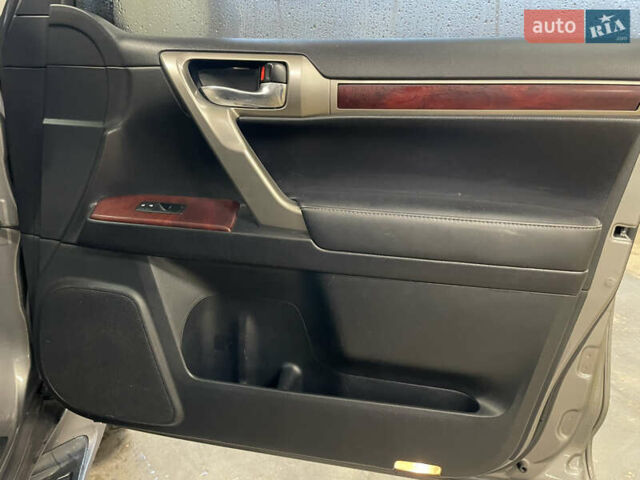 Серый Лексус ГХ, объемом двигателя 4.6 л и пробегом 220 тыс. км за 22000 $, фото 8 на Automoto.ua