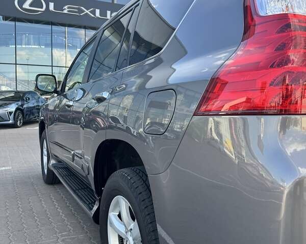 Серый Лексус ГХ, объемом двигателя 4.61 л и пробегом 171 тыс. км за 27500 $, фото 4 на Automoto.ua