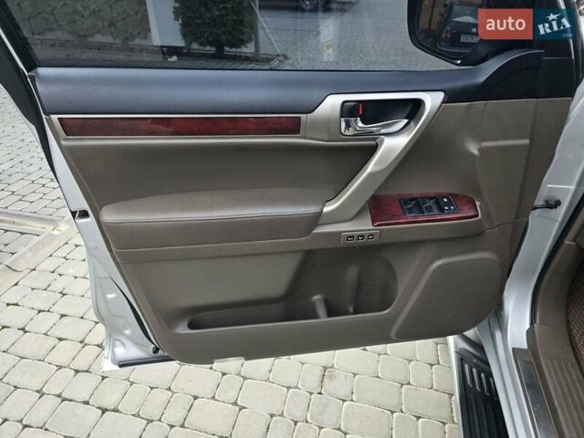 Серый Лексус ГХ, объемом двигателя 4.61 л и пробегом 254 тыс. км за 24000 $, фото 13 на Automoto.ua