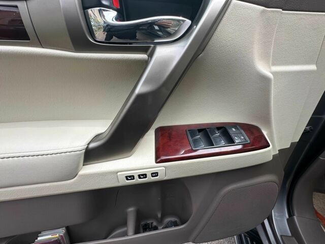 Серый Лексус ГХ, объемом двигателя 4.6 л и пробегом 103 тыс. км за 29500 $, фото 14 на Automoto.ua