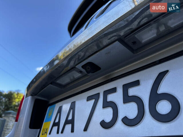 Сірий Лексус ГХ, об'ємом двигуна 4.6 л та пробігом 206 тис. км за 25900 $, фото 12 на Automoto.ua