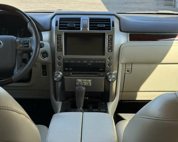 Серый Лексус ГХ, объемом двигателя 4.61 л и пробегом 194 тыс. км за 25000 $, фото 11 на Automoto.ua