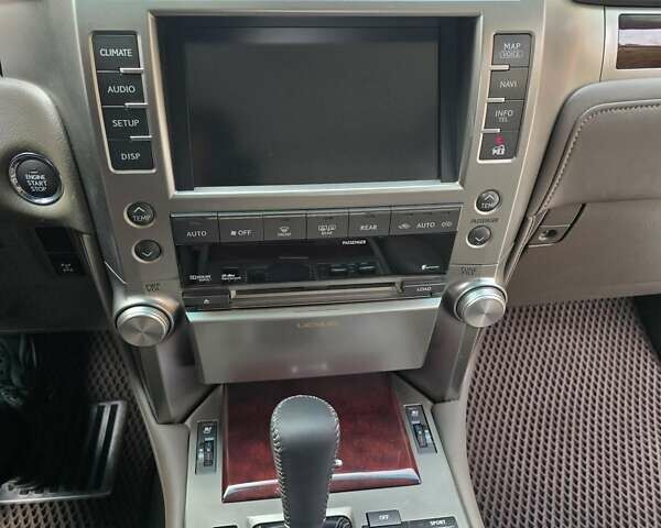 Серый Лексус ГХ, объемом двигателя 4.61 л и пробегом 254 тыс. км за 24000 $, фото 16 на Automoto.ua